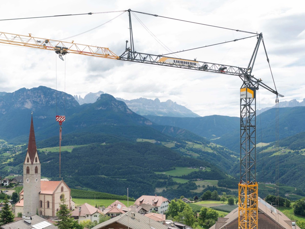 Gru automontante Liebherr - 65K.1